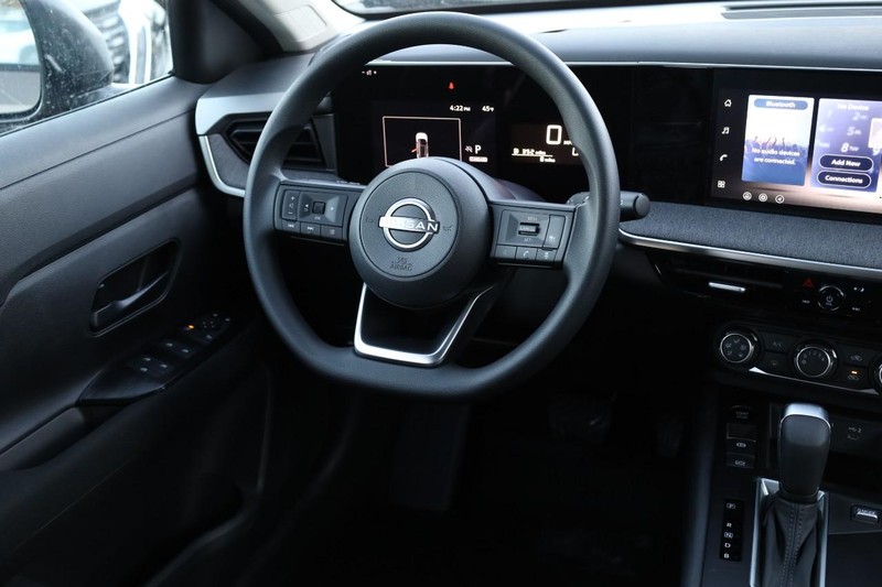 Nissan Kicks Vehicle Image 22