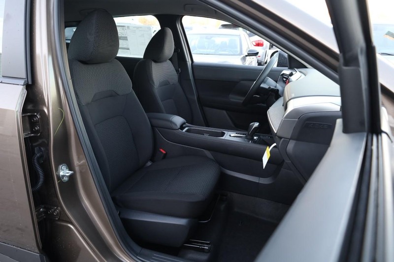 Nissan Kicks Vehicle Image 23