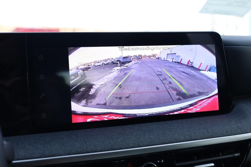 Nissan Kicks Vehicle Image 12