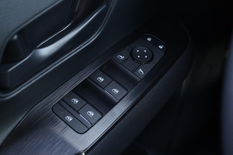 Nissan Kicks Vehicle Image 18