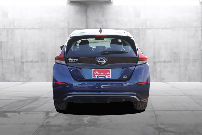 Nissan LEAF Vehicle Image 06