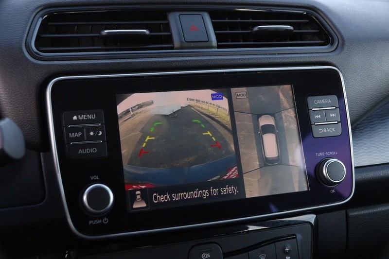 Nissan LEAF Vehicle Image 16