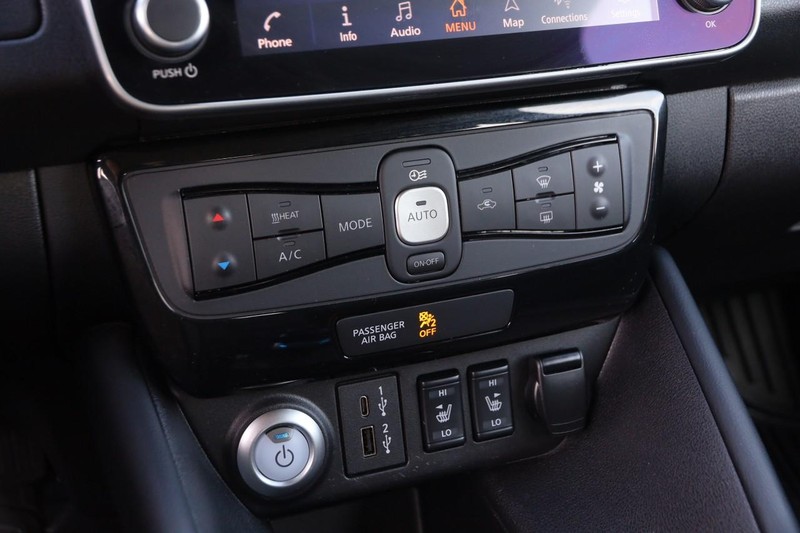 Nissan LEAF Vehicle Image 17