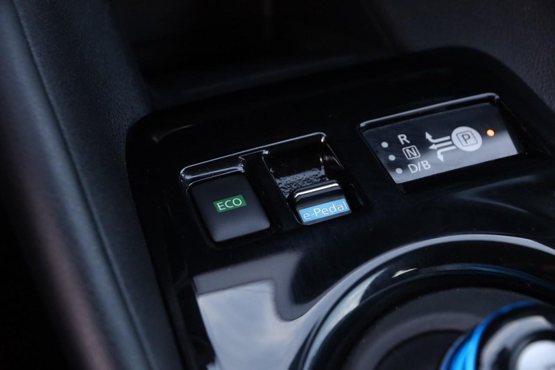 Nissan LEAF Vehicle Image 18