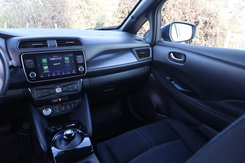 Nissan LEAF Vehicle Image 24