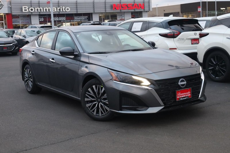 Nissan Altima Vehicle Image 21