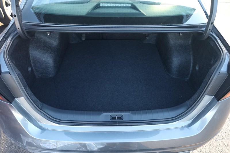 Nissan Altima Vehicle Image 07