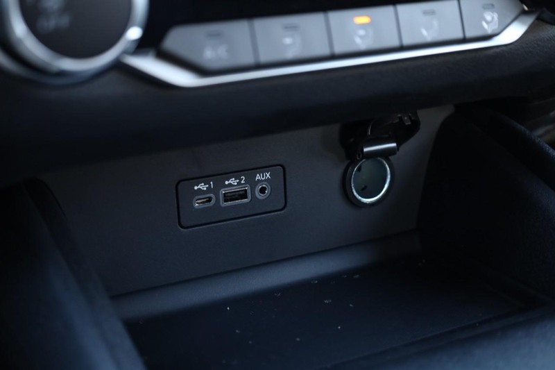 Nissan Altima Vehicle Image 14