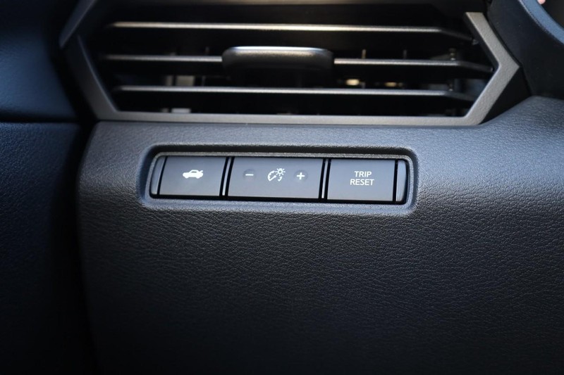 Nissan Altima Vehicle Image 18