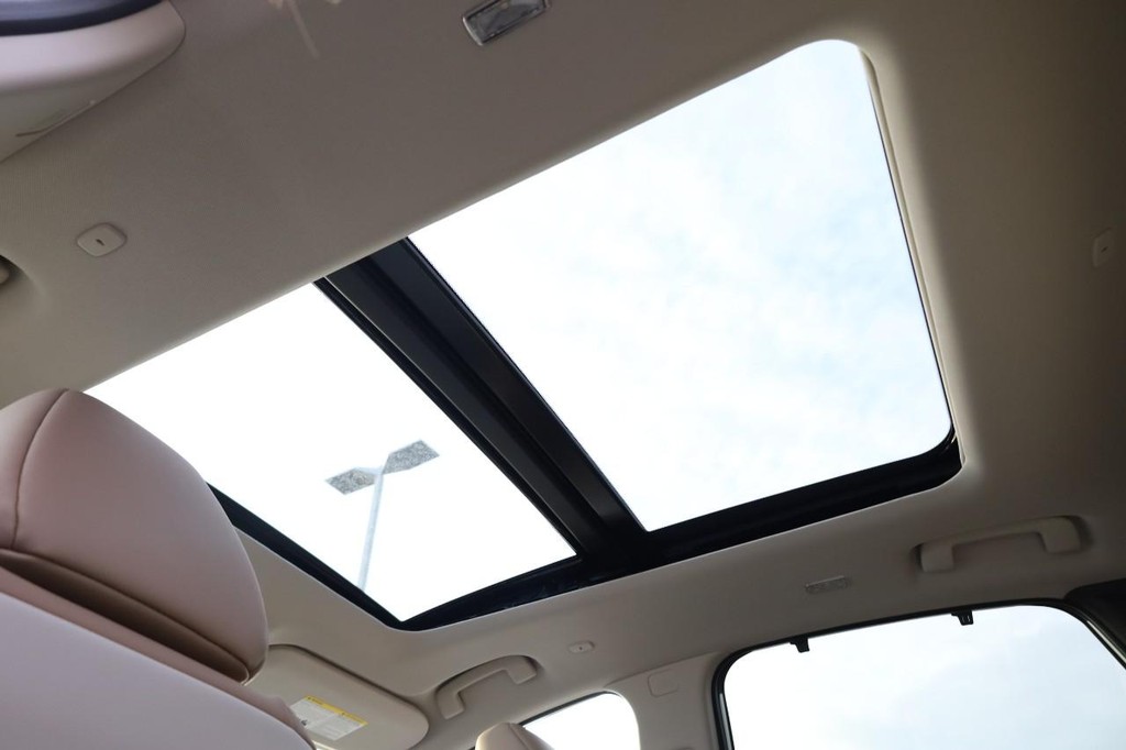 Nissan Murano Vehicle Image 10