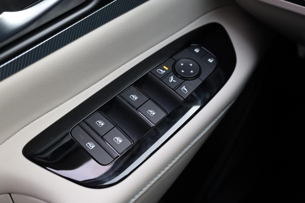 Nissan Murano Vehicle Image 22