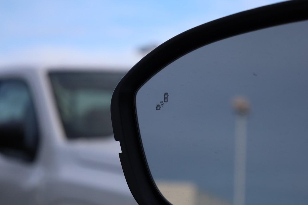 Nissan Murano Vehicle Image 25