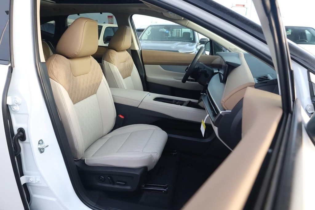 Nissan Murano Vehicle Image 31