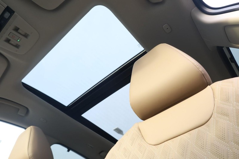 Nissan Murano Vehicle Image 09