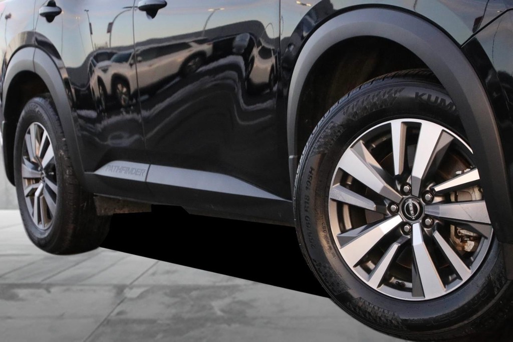 Nissan Pathfinder Vehicle Image 03