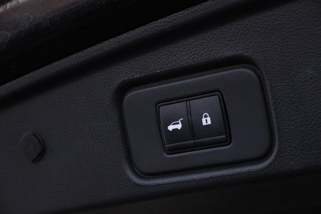 Nissan Pathfinder Vehicle Image 08