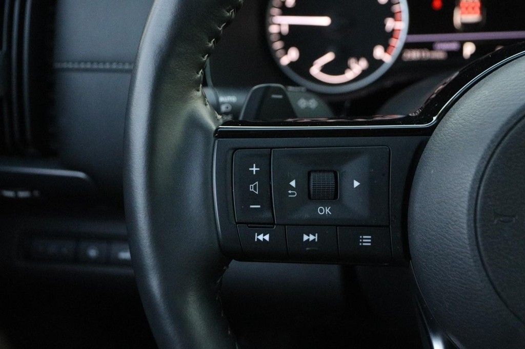 Nissan Pathfinder Vehicle Image 13