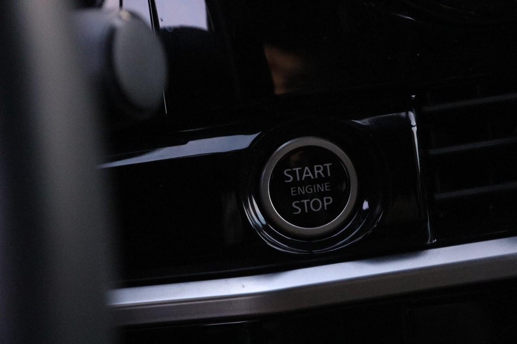 Nissan Pathfinder Vehicle Image 16