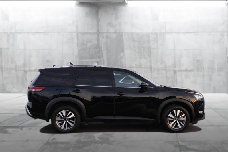 Nissan Pathfinder Vehicle Image 05