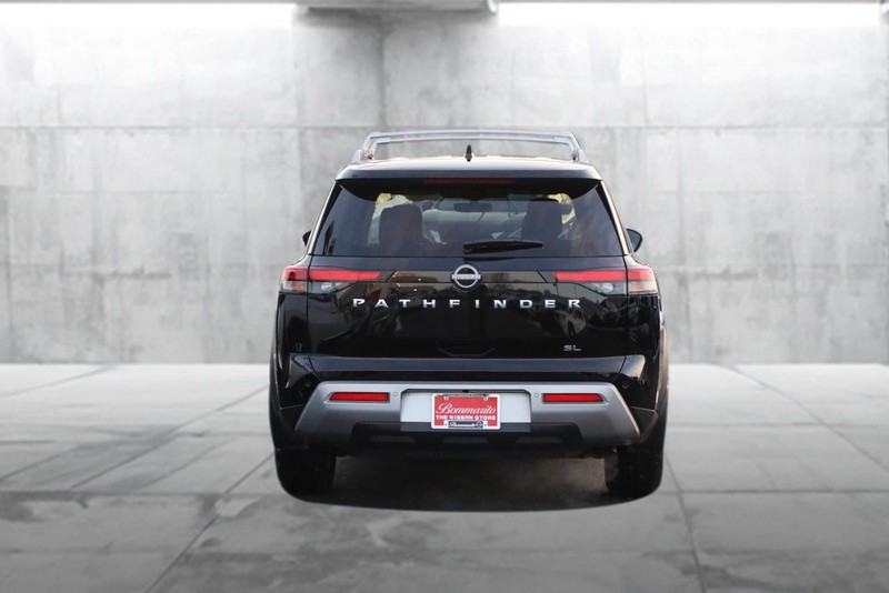 Nissan Pathfinder Vehicle Image 06