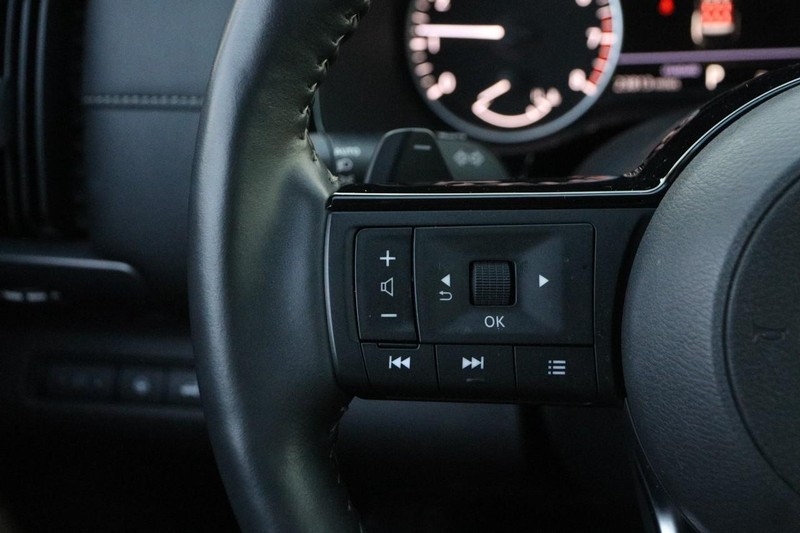 Nissan Pathfinder Vehicle Image 13