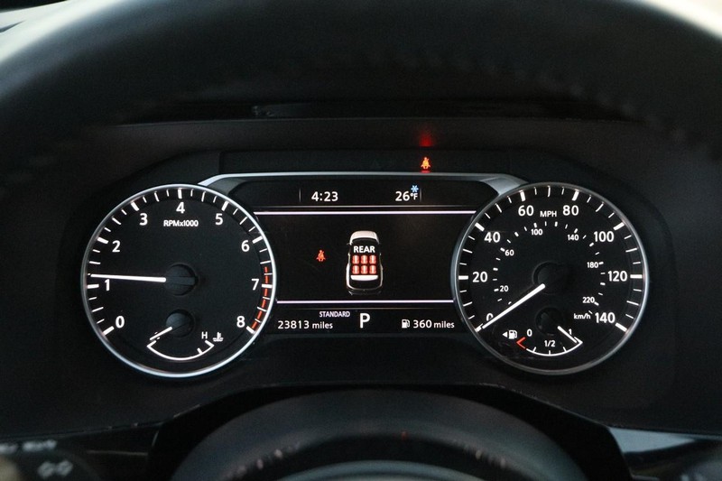 Nissan Pathfinder Vehicle Image 15