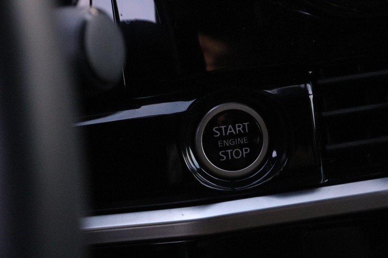 Nissan Pathfinder Vehicle Image 16