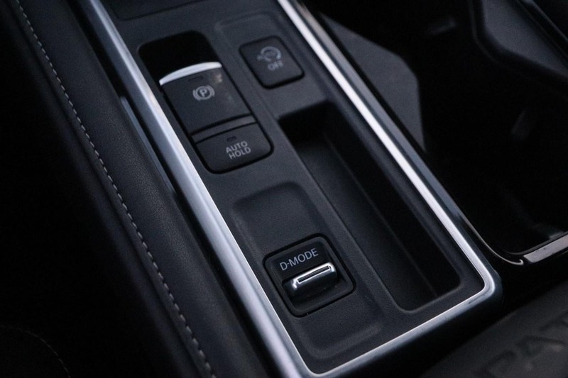 Nissan Pathfinder Vehicle Image 20