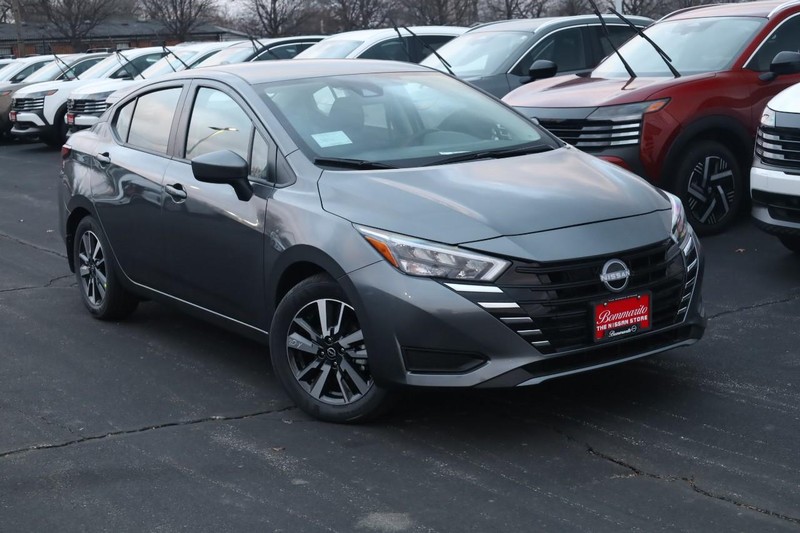 Nissan Versa Vehicle Image 02