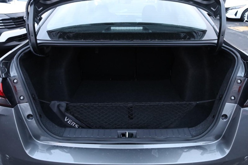 Nissan Versa Vehicle Image 07