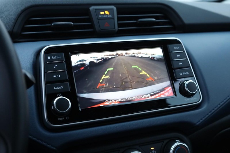 Nissan Versa Vehicle Image 12