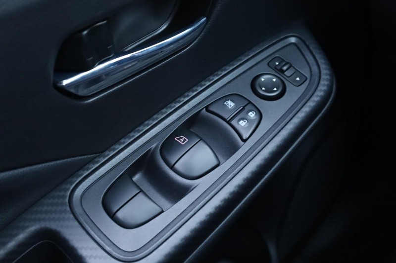 Nissan Versa Vehicle Image 17