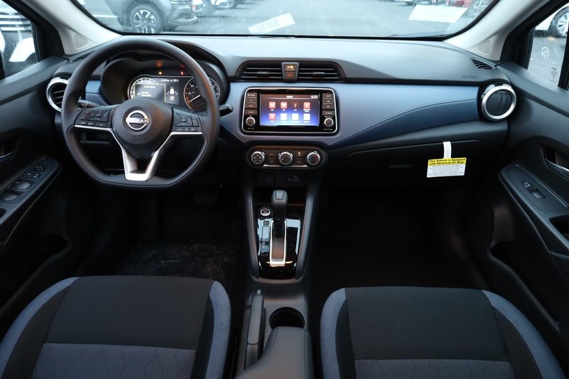Nissan Versa Vehicle Image 21