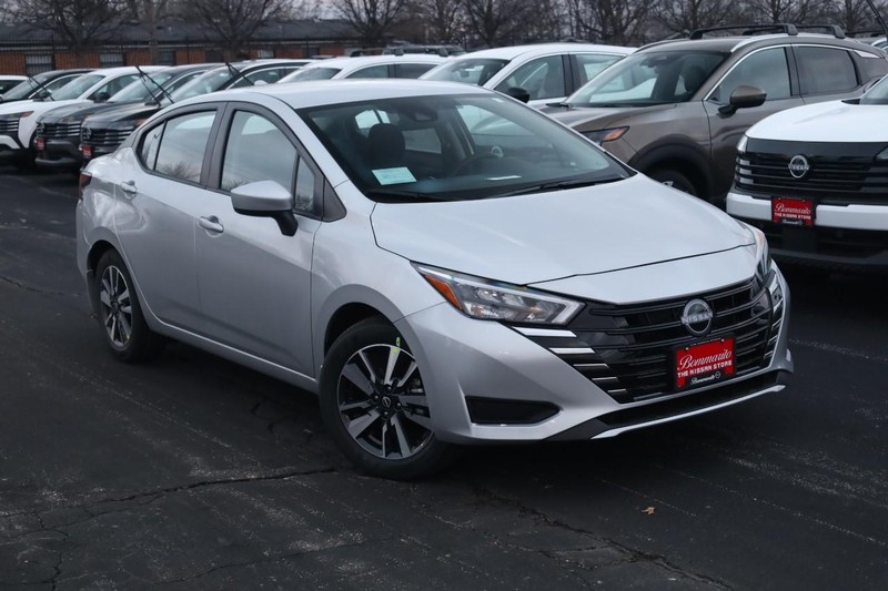 Nissan Versa Vehicle Image 02