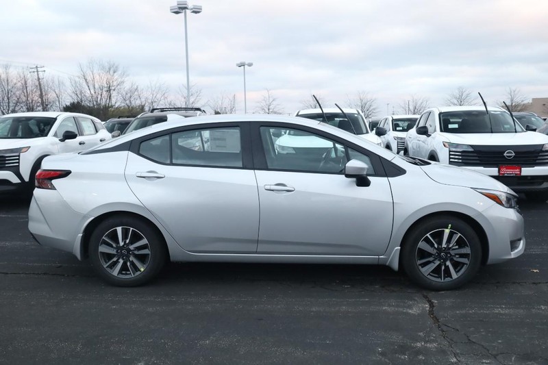 Nissan Versa Vehicle Image 05