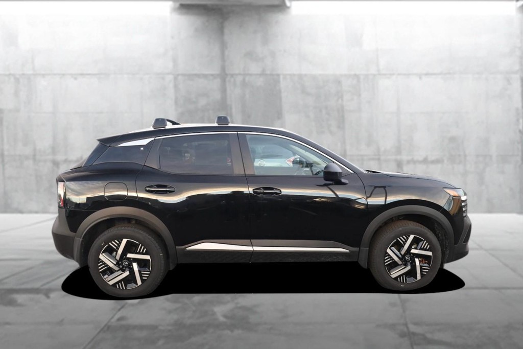 Nissan Kicks Vehicle Image 05