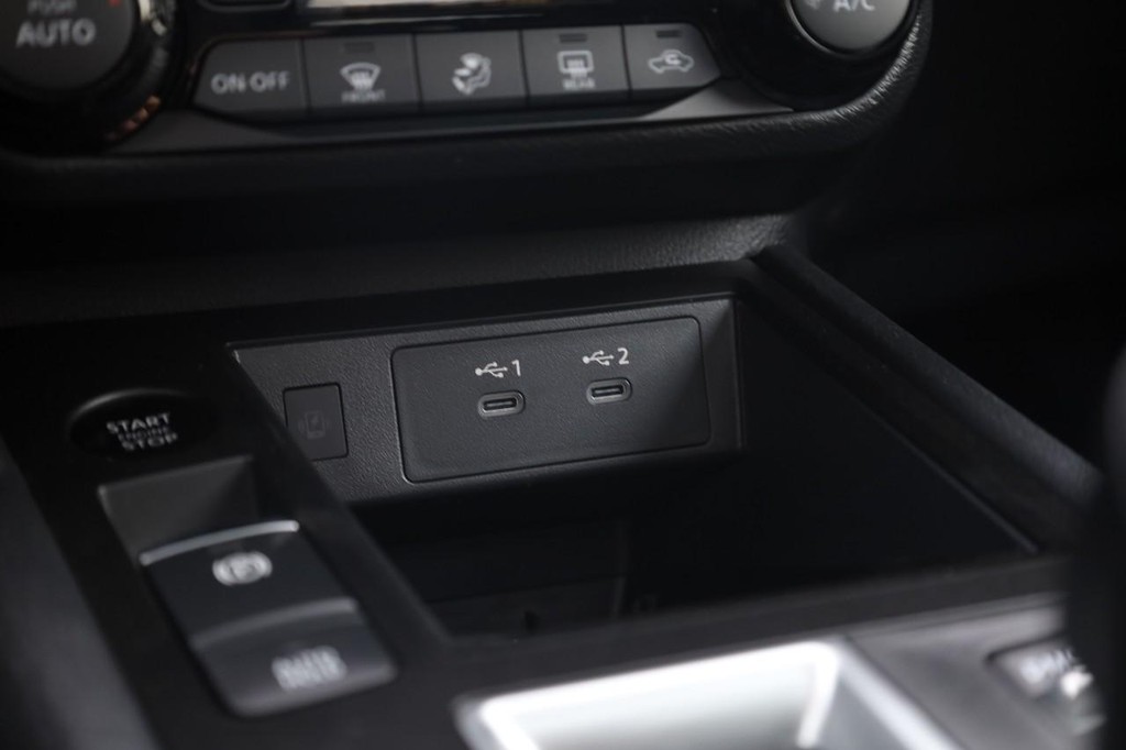 Nissan Kicks Vehicle Image 16