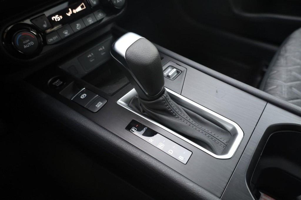 Nissan Kicks Vehicle Image 17