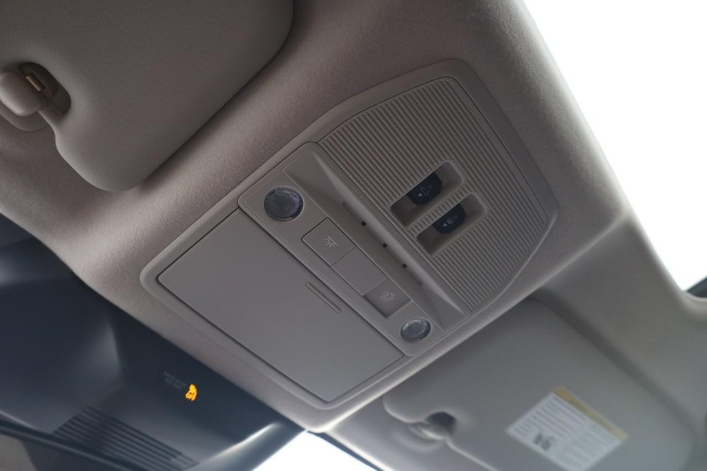 Nissan Kicks Vehicle Image 18