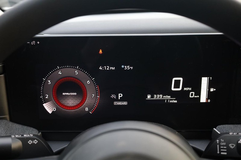 Nissan Kicks Vehicle Image 11