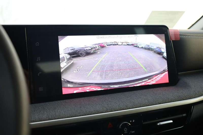 Nissan Kicks Vehicle Image 13