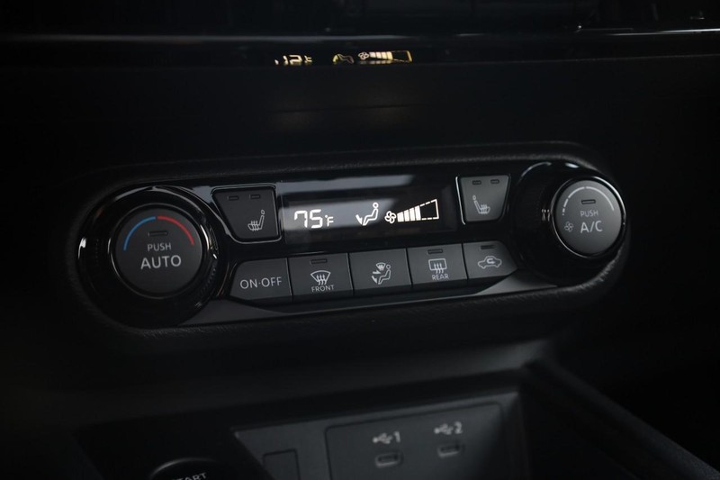 Nissan Kicks Vehicle Image 15