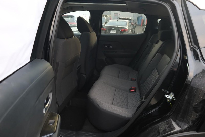 Nissan Kicks Vehicle Image 22