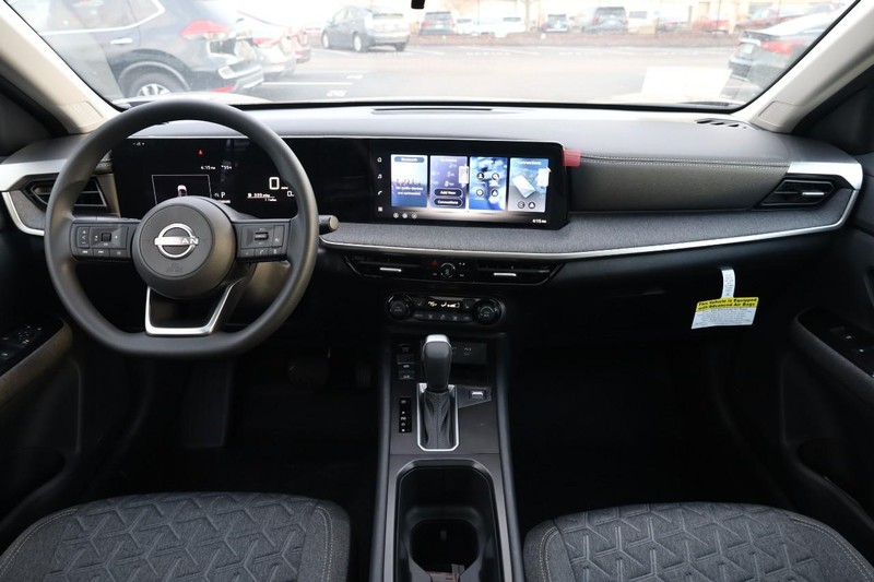 Nissan Kicks Vehicle Image 23