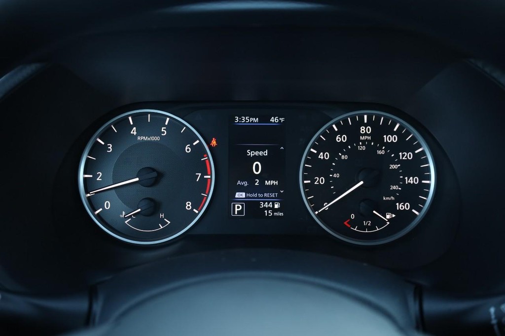 Nissan Sentra Vehicle Image 10