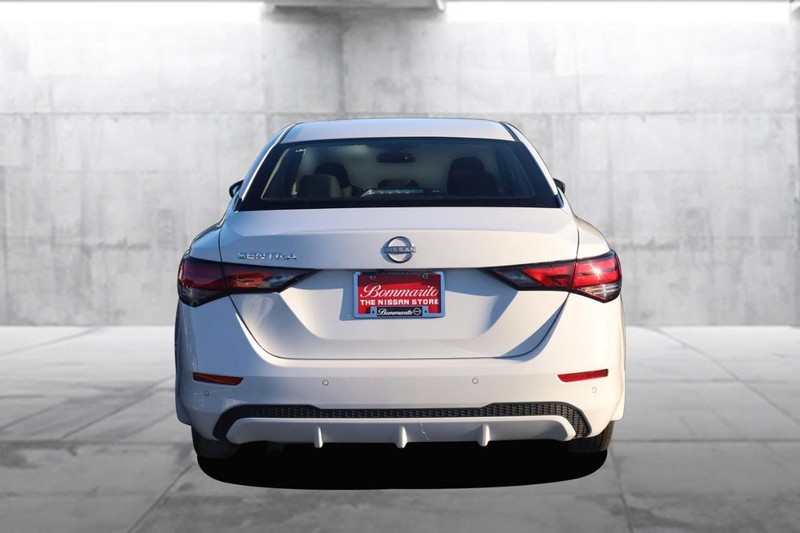 Nissan Sentra Vehicle Image 06