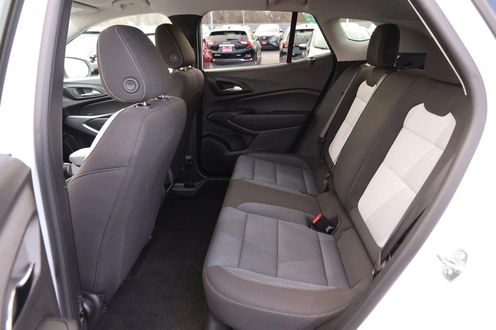 Chevrolet Trax Vehicle Full-screen Gallery Image 09