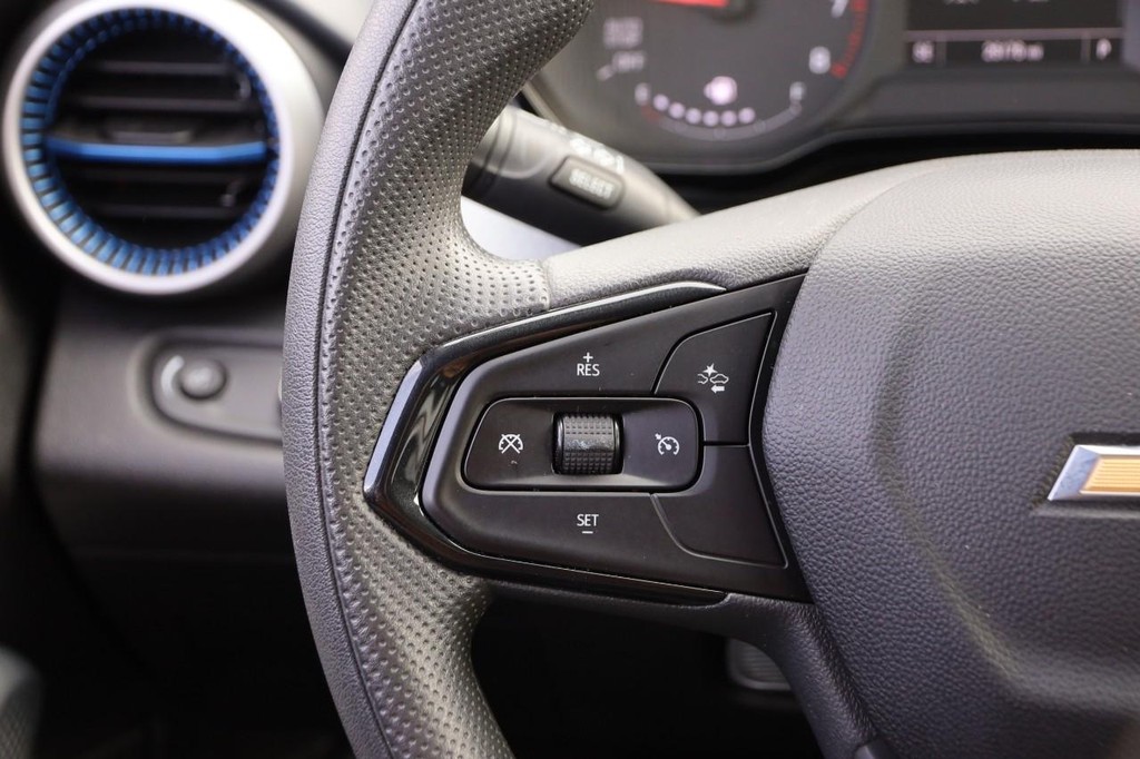 Chevrolet Trax Vehicle Full-screen Gallery Image 11