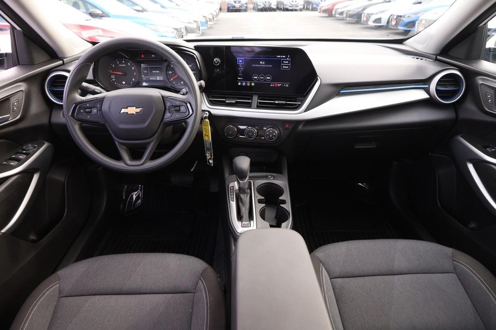 Chevrolet Trax Vehicle Full-screen Gallery Image 18