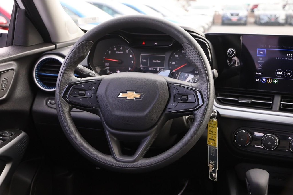 Chevrolet Trax Vehicle Full-screen Gallery Image 20